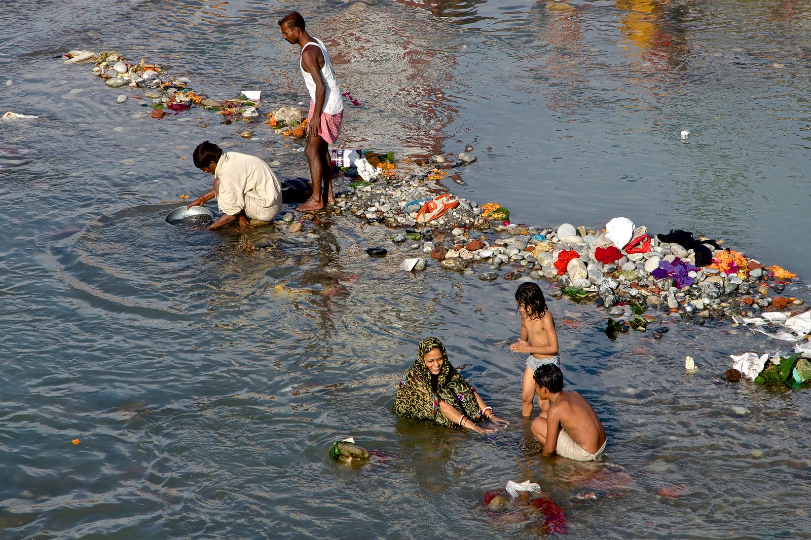 भारत में नदियों को स्वच्छ कैसे रखें?